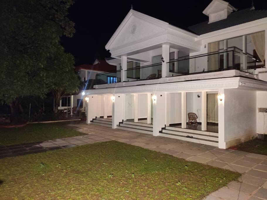 Vila Riveria Portico North Paravur Exteriér fotografie