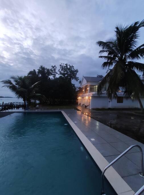 Vila Riveria Portico North Paravur Exteriér fotografie